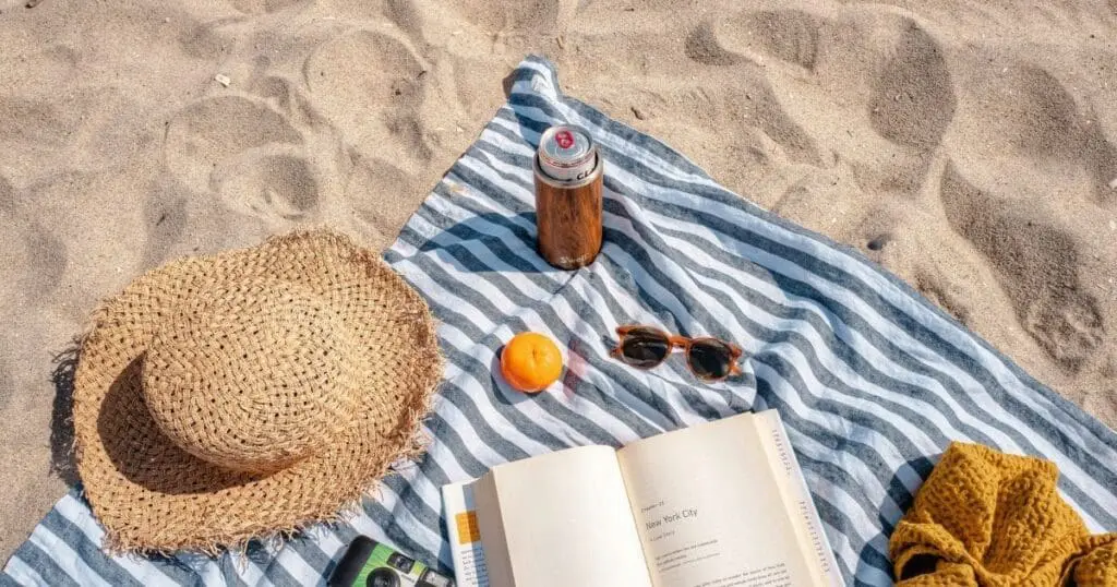 save money on vacation